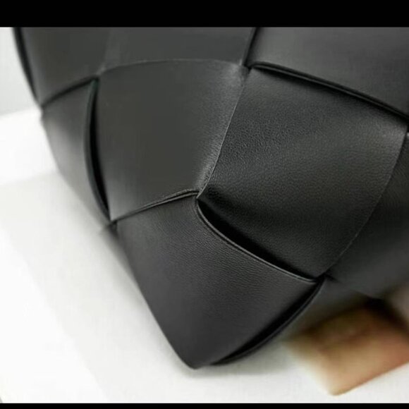 BOTTEGA VENETA Compact Woven Camera Pouch - Picture 3 of 9